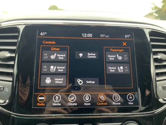 Used 2019 Silver Jeep Overland image 24