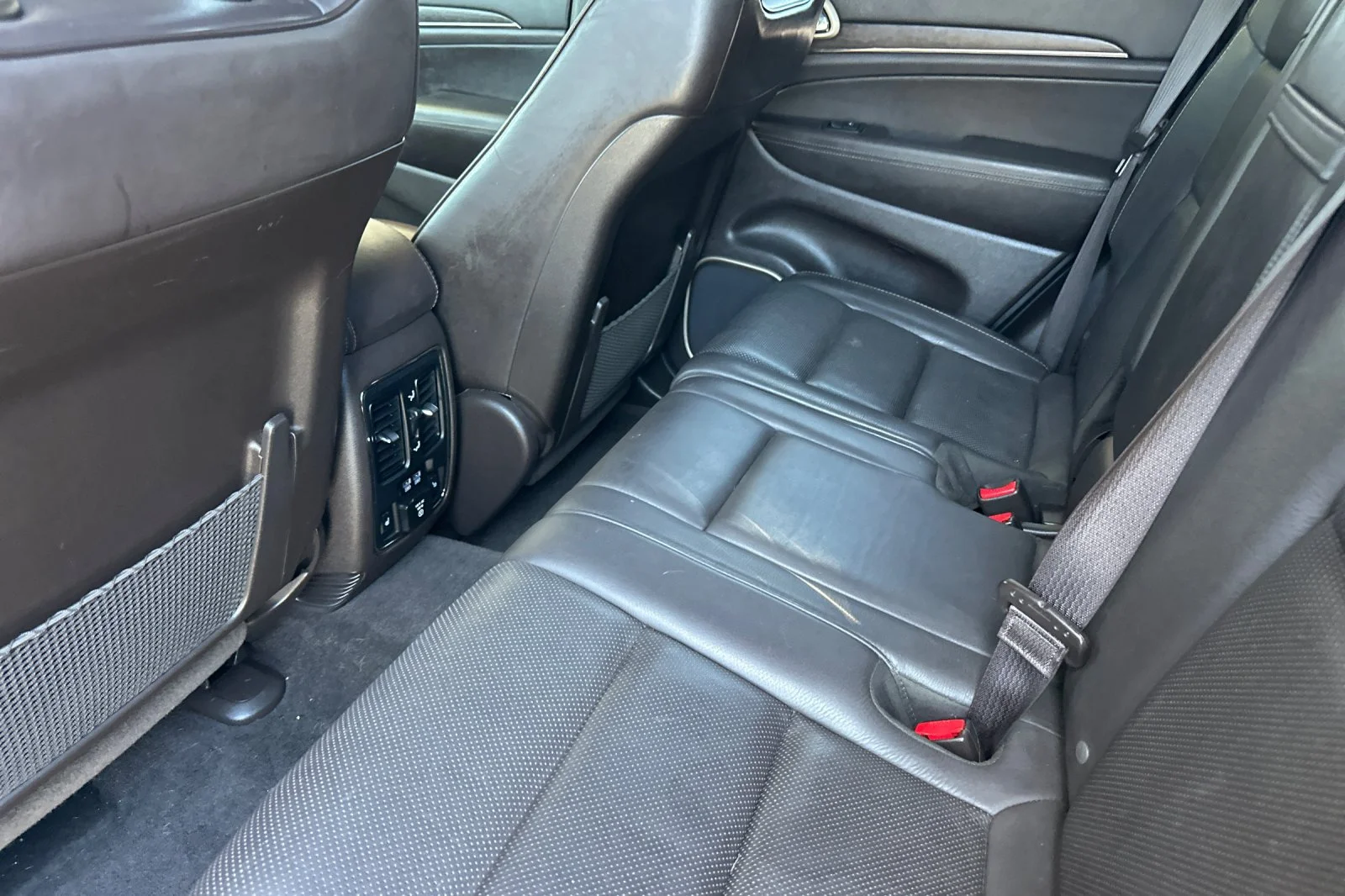 Used 2014 Bright White Clearcoat Jeep Summit image 12