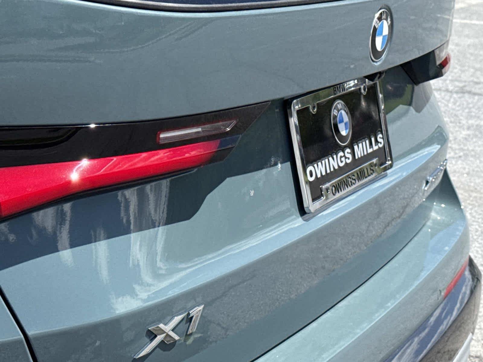 New 2026 Cape York Green Metallic BMW xDrive28i image 11
