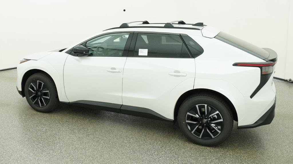 New 2026 Wind Chill Pearl Toyota XLE image 20