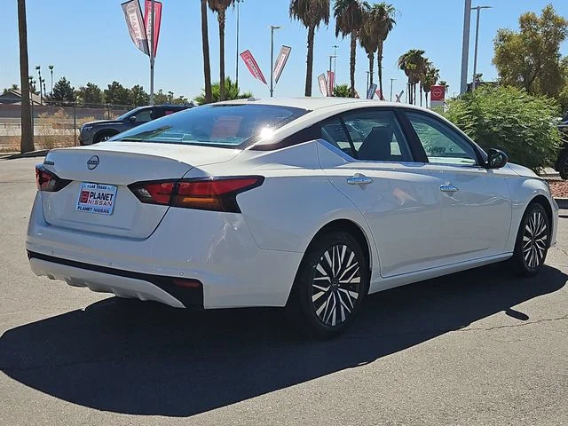 Certified Used 2025 Glacier White Nissan 2.5 SV image 7