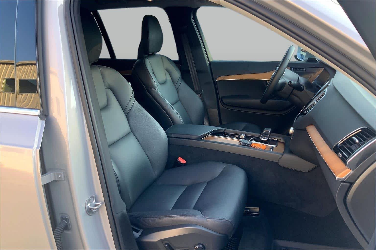 Used 2023 Silver Dawn Metallic Volvo Plus image 9