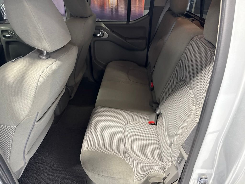 Used 2019 Silver Nissan SV image 17