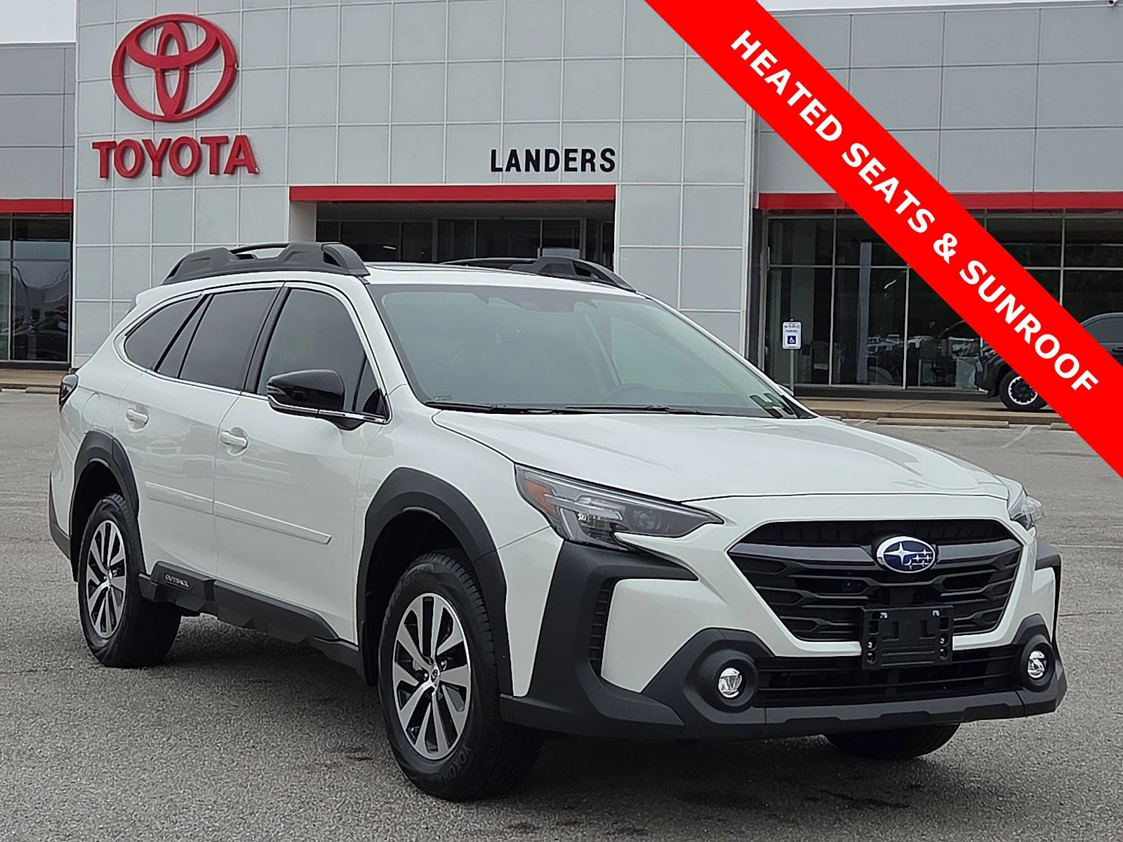 2025 Subaru Outback Premium's photo