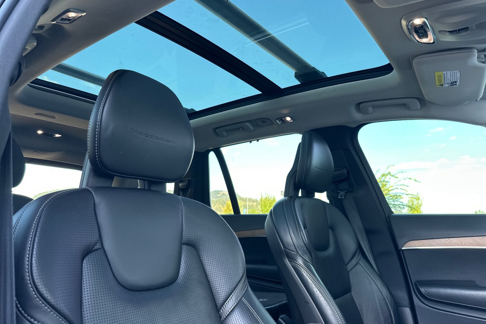 Used 2018 Black Volvo T6 Inscription image 19