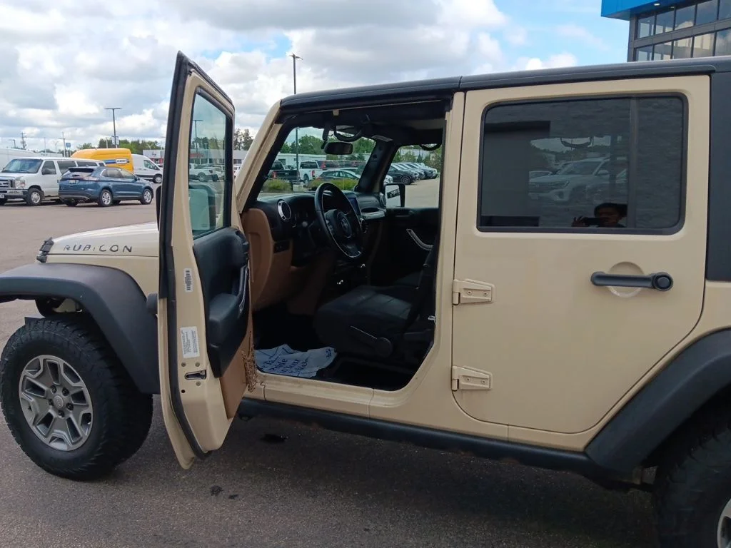 Used 2011 Sahara Tan Clearcoat Jeep Unlimited Rubicon image 22