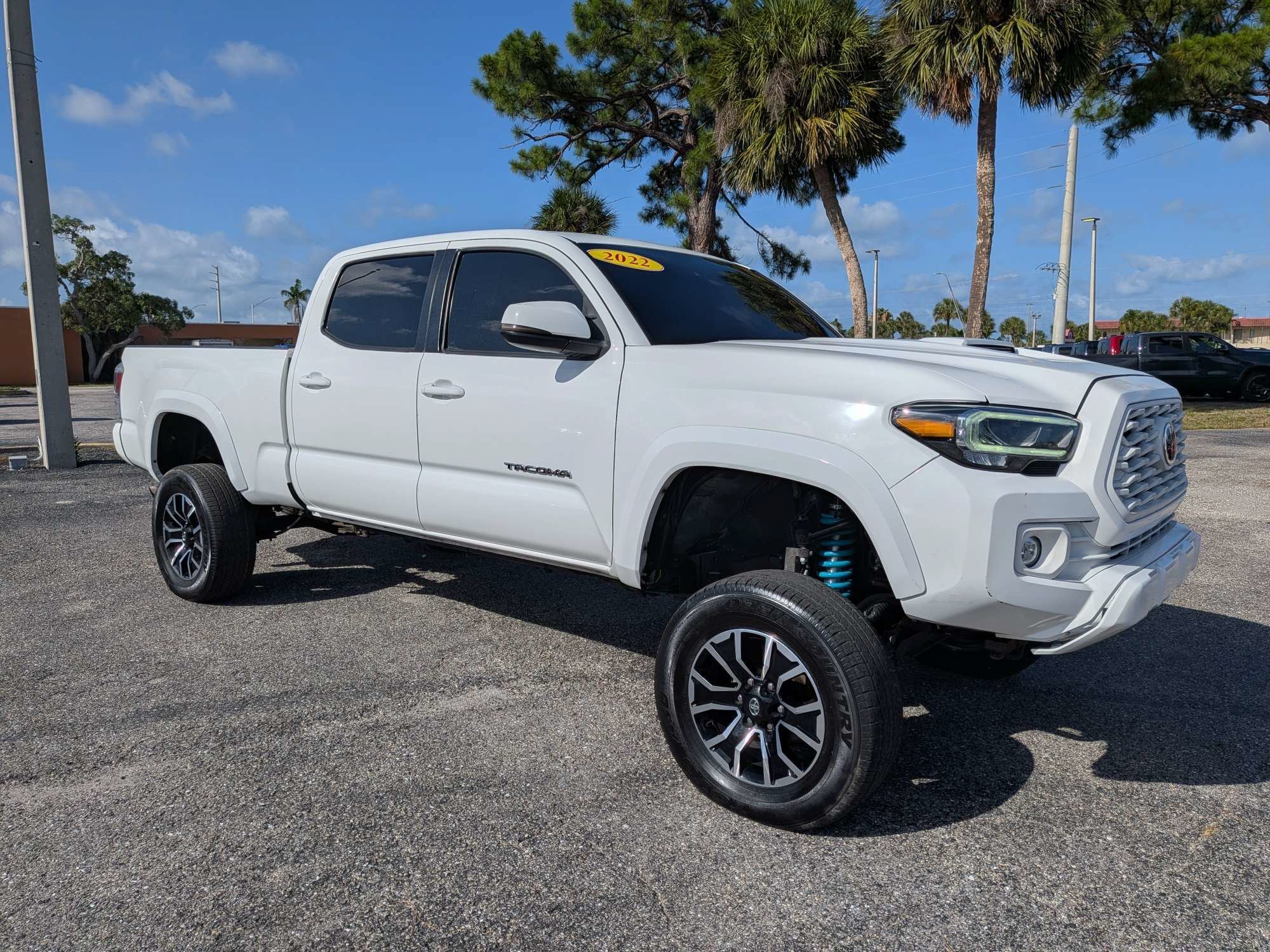 Used 2022  Toyota  image 2