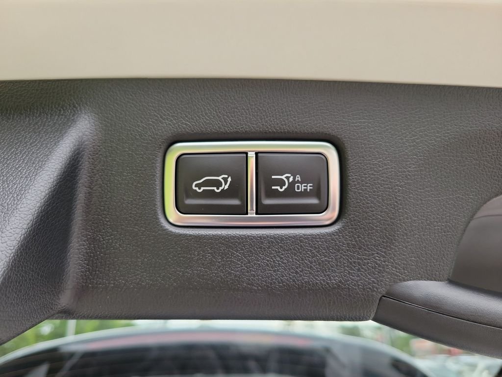 New 2026 Snow White Pearl Kia EX image 15