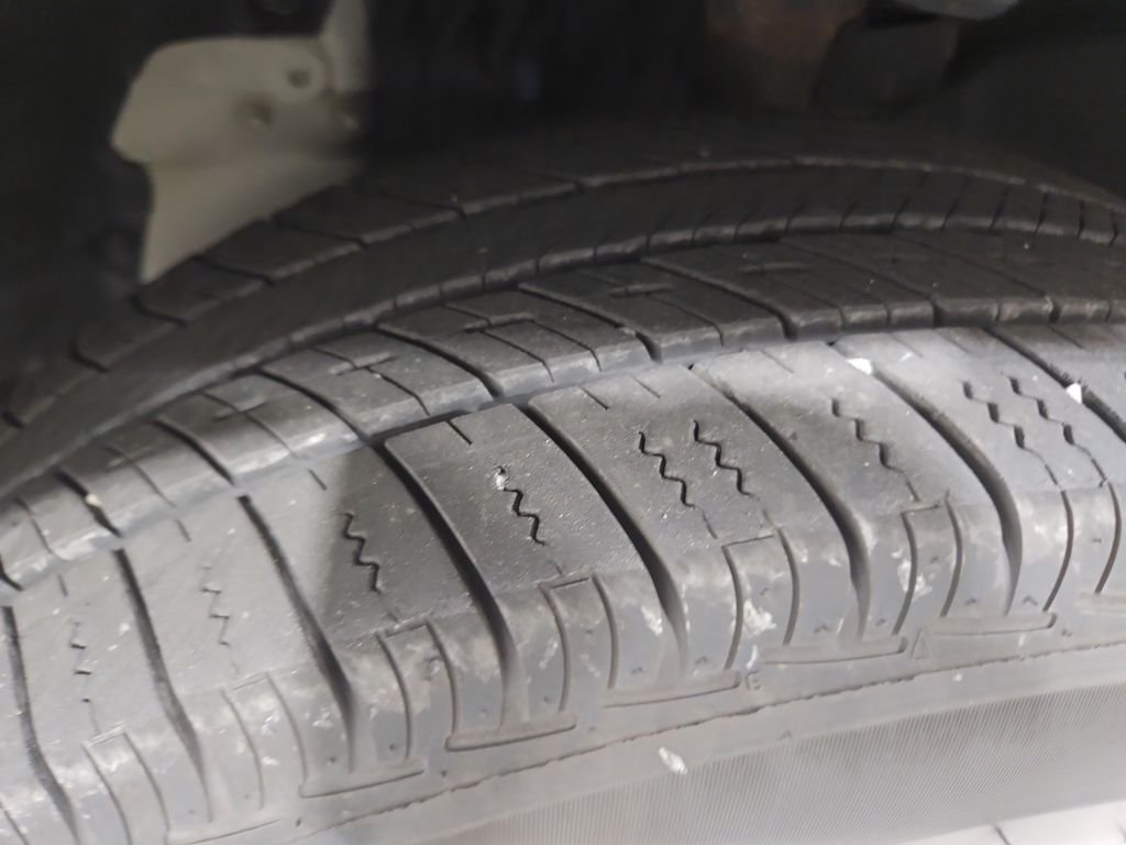 Used 2017 White Honda EX-L image 27
