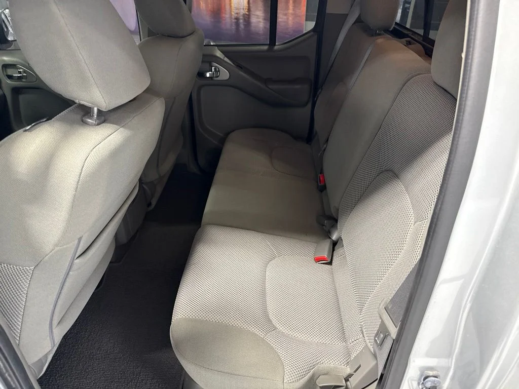 Used 2019 Silver Nissan SV image 17