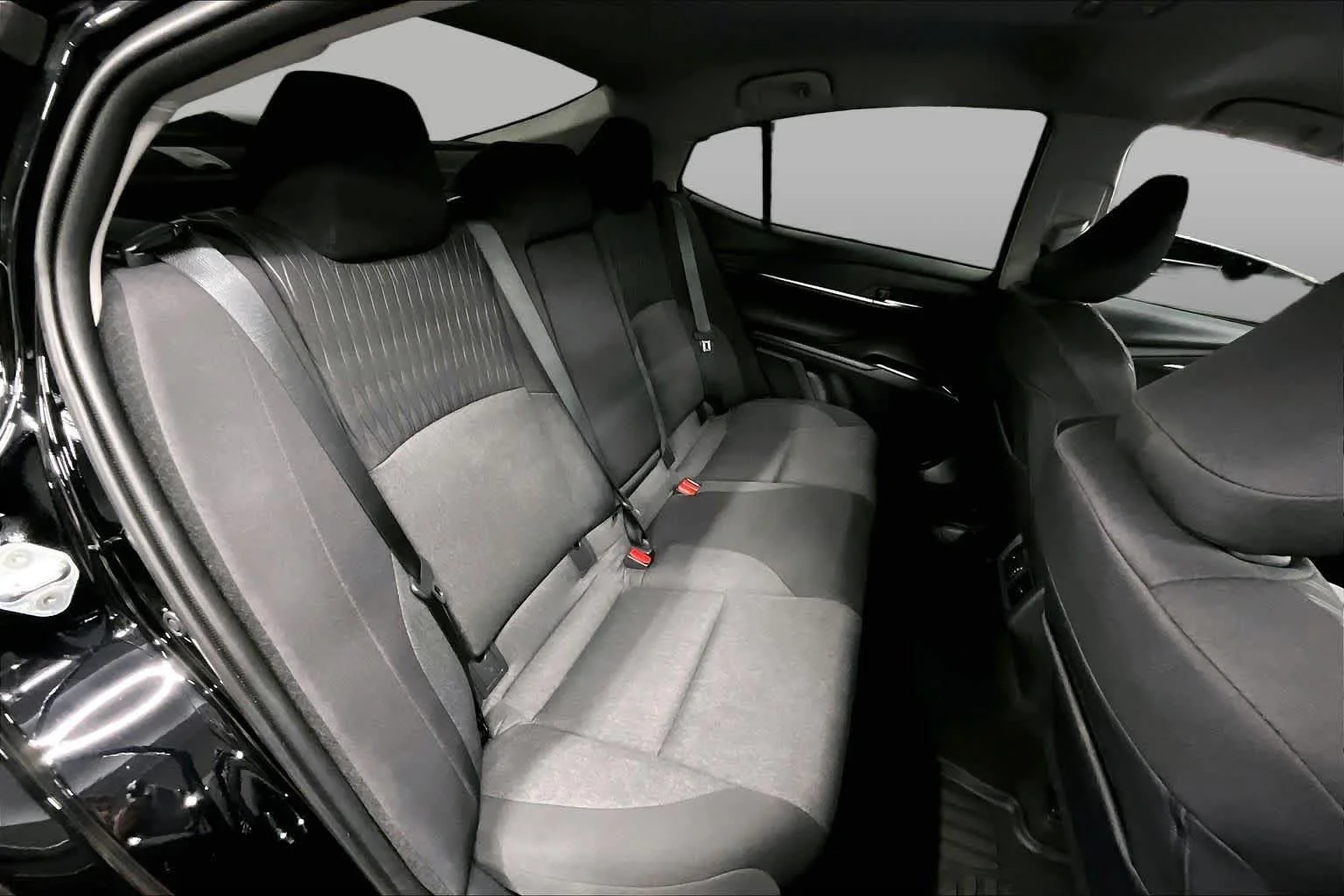 Used 2025 Midnight Black Metallic Toyota LE image 20