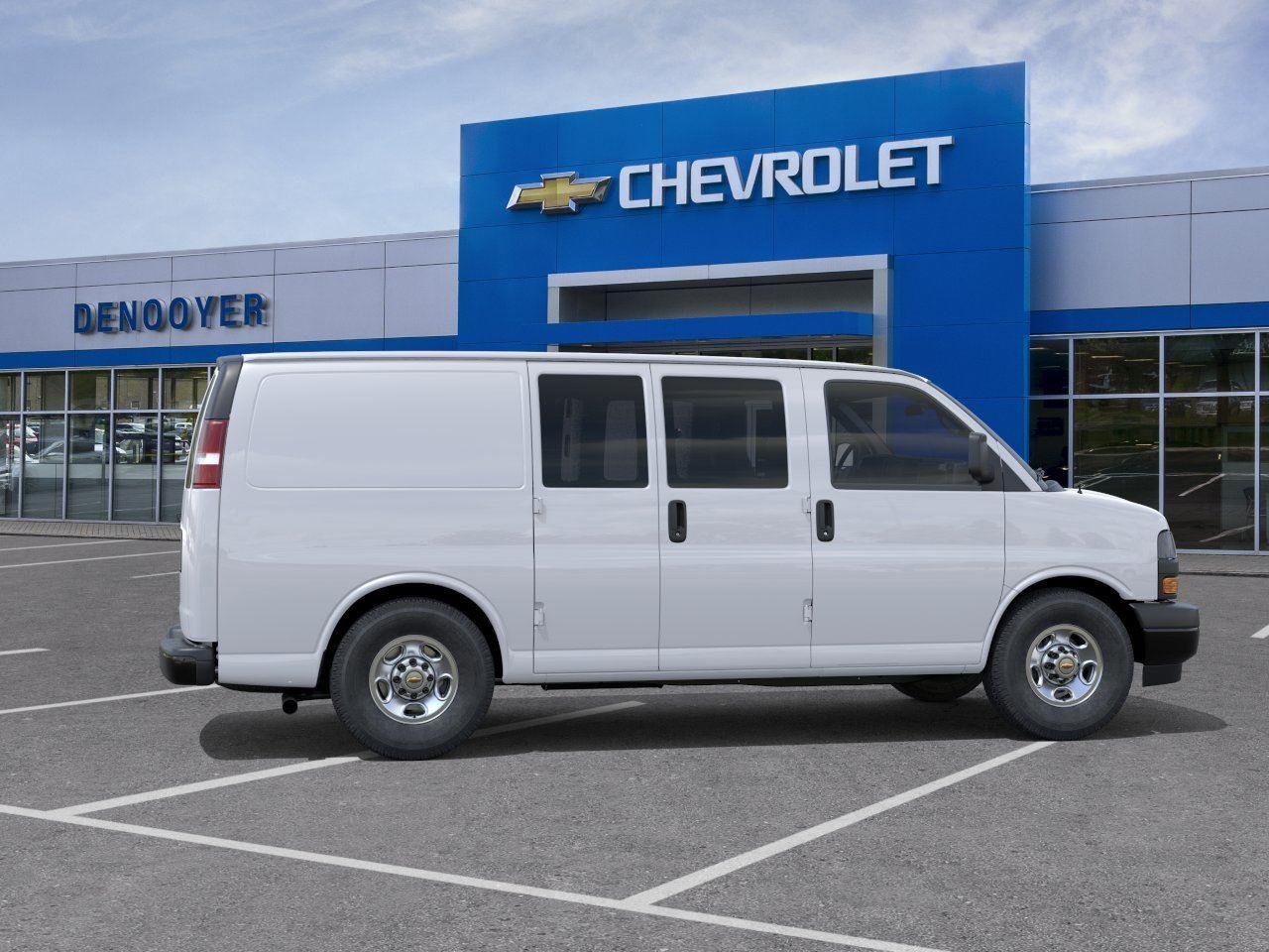 New 2026 Summit White Chevrolet WT image 5