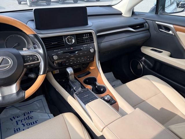 Used 2022 White Lexus 450h image 18