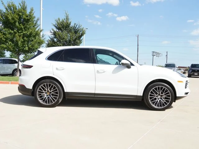 Used 2020  Porsche Base image 10