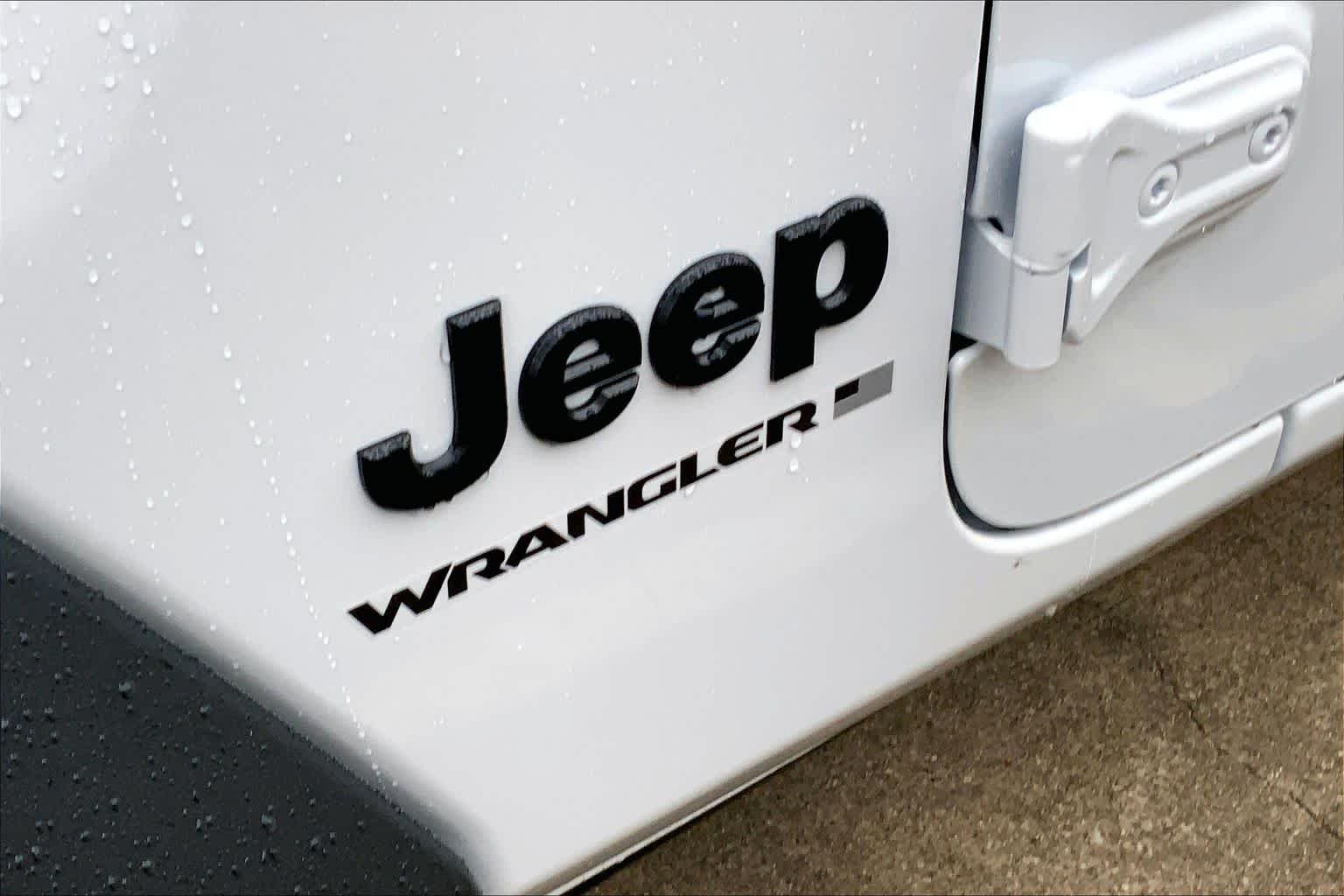 New 2026 Bright White Clear-Coat Exterior Paint Jeep Sport image 15