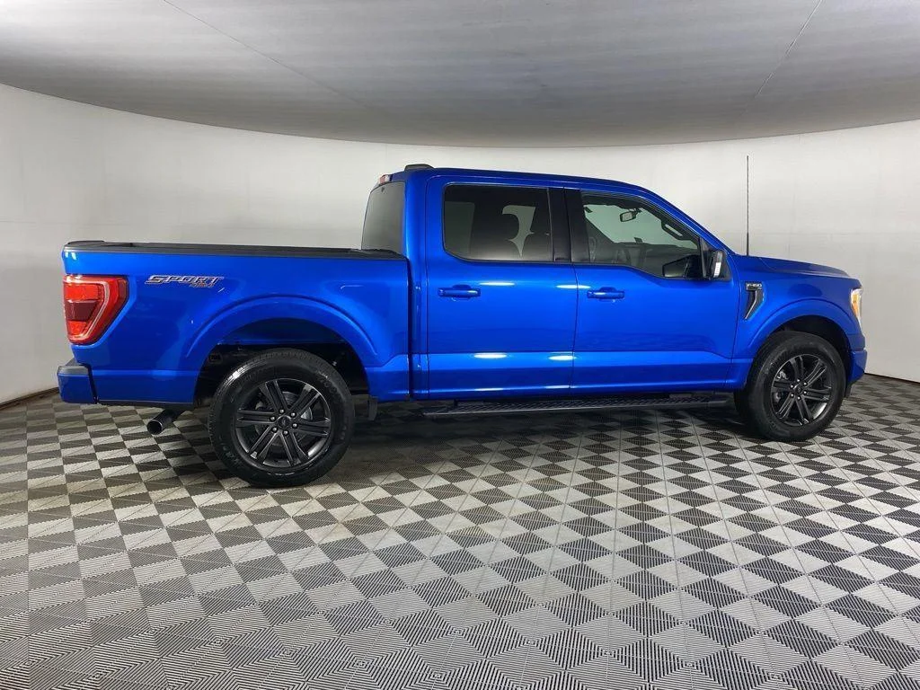 Used 2021 Blue Metallic Ford XLT image 8