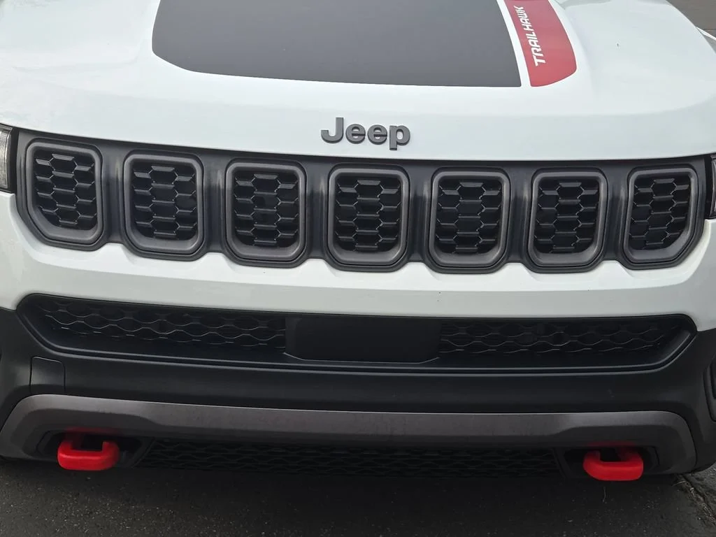 Used 2025 White Jeep Trailhawk image 18