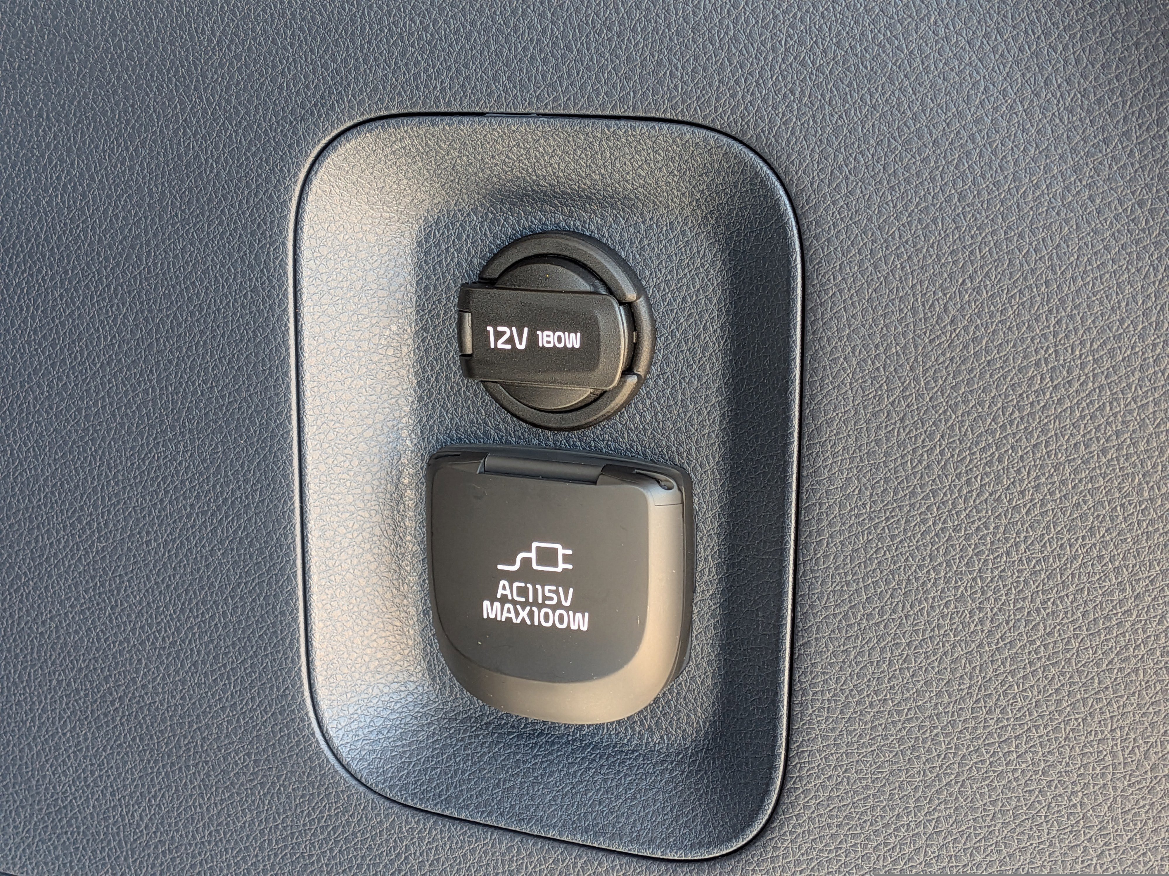 New 2026 Ceramic Silver Kia SX image 15
