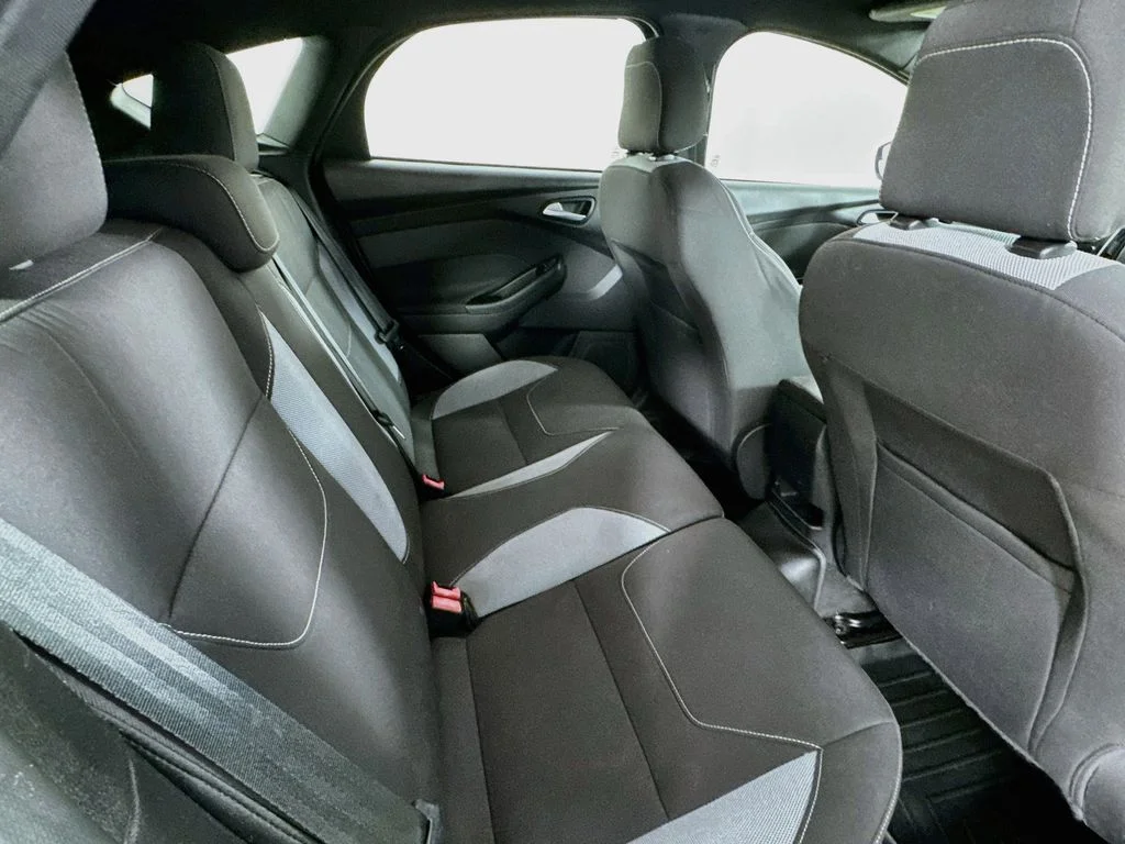 Used 2015 Magnetic Ford ST image 30