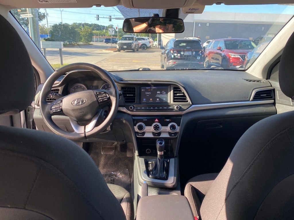 Used 2019 Silver Hyundai SEL image 5