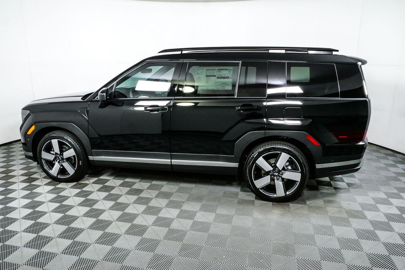 New 2026 Phantom Black Hyundai Limited FWD image 31