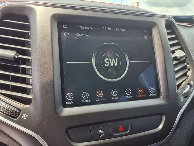 Used 2020 Silver Jeep Trailhawk image 8