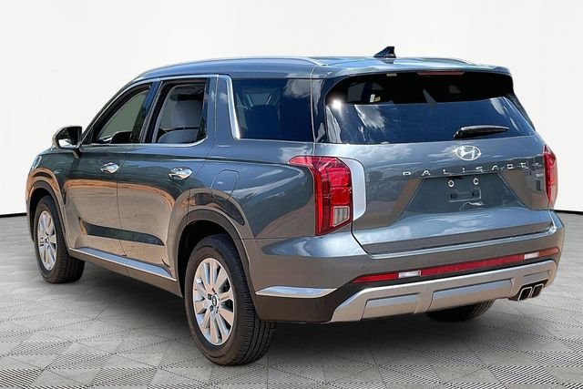 Used 2024 Gray Hyundai SEL image 4