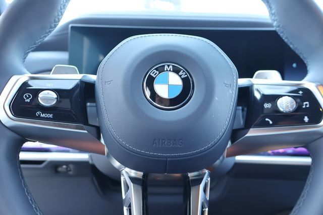 Used 2024  BMW 760i xDrive image 24