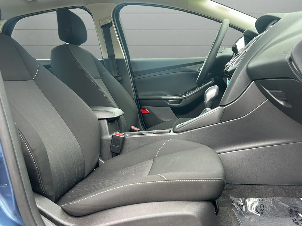 Used 2018 Blue Ford SEL image 13