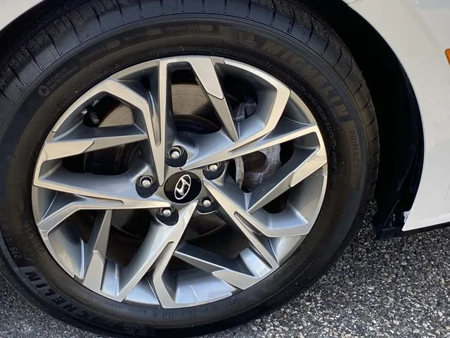 Used 2022 Gray Hyundai SEL image 30