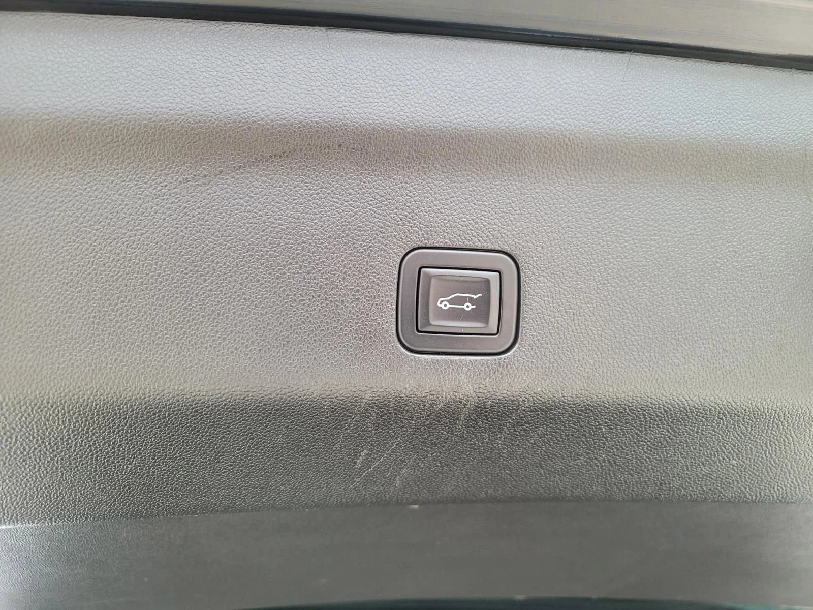 Used 2025 Black Chevrolet High Country image 18