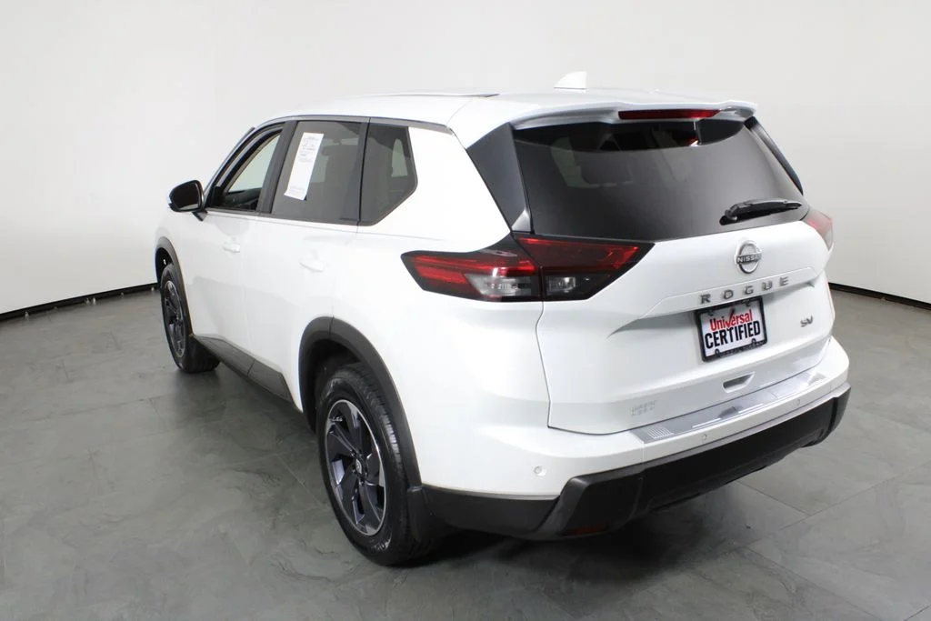 2024 Nissan Rogue SV - Photo 16