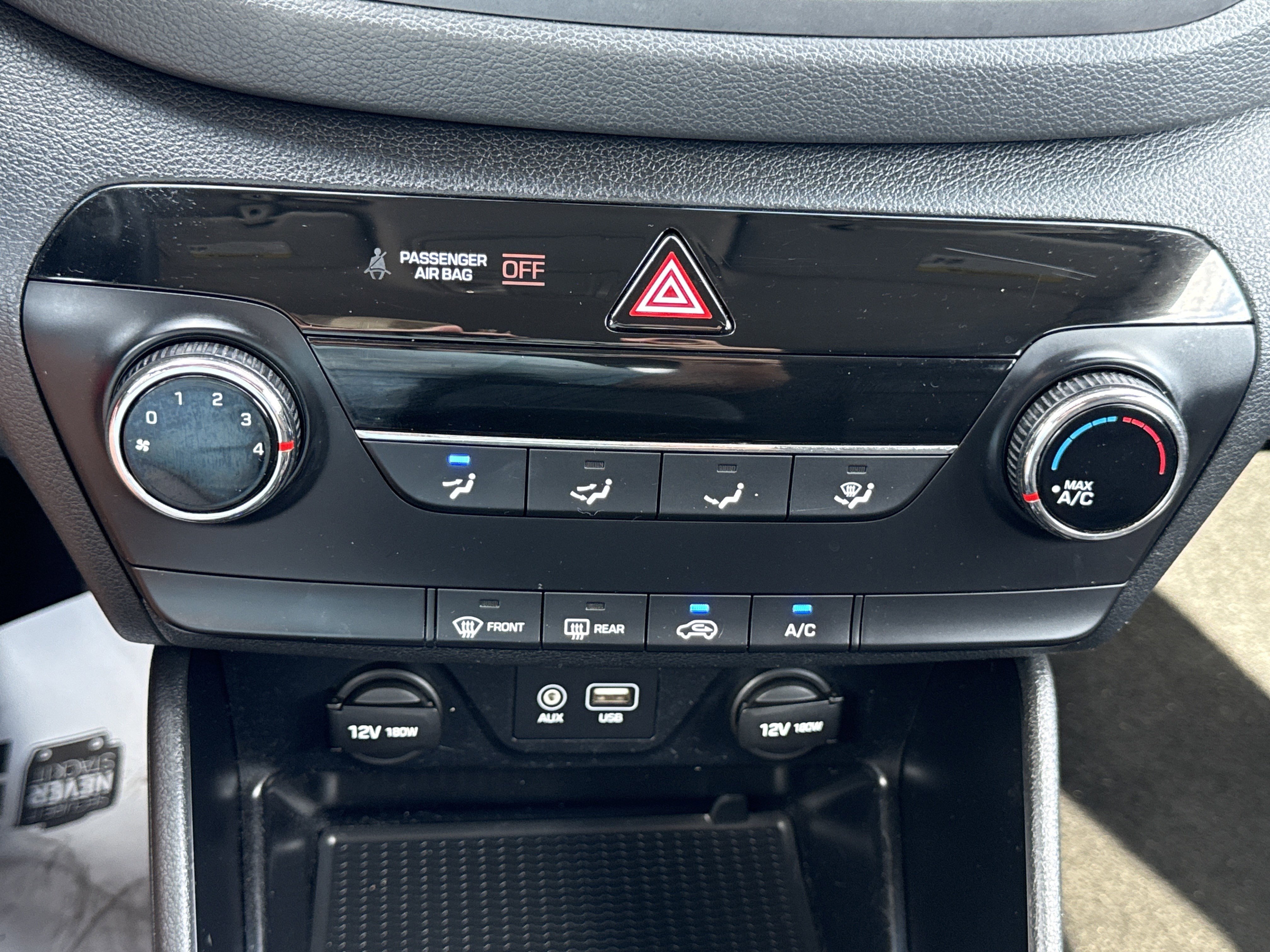 Used 2017 Caribbean Blue Hyundai SE image 21