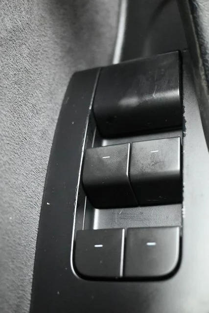 Used 2023 White Tesla Base image 19