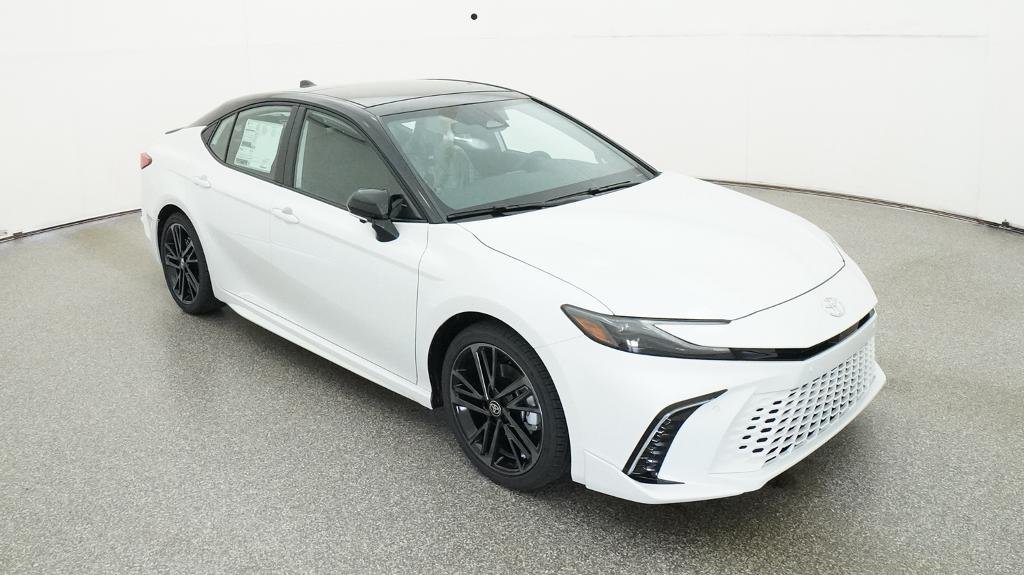 New 2026 Wind Chill Pearl with Midnight Black Metallic roof Toyota XSE image 40