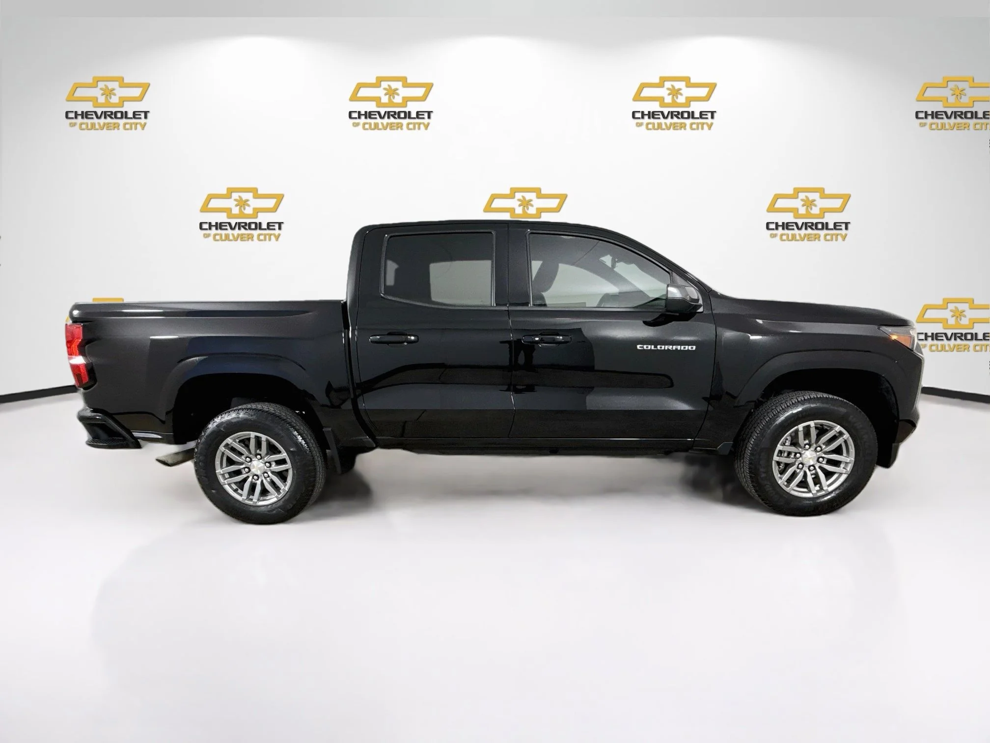 Used 2023 BLACK Chevrolet 2WD LT image 9