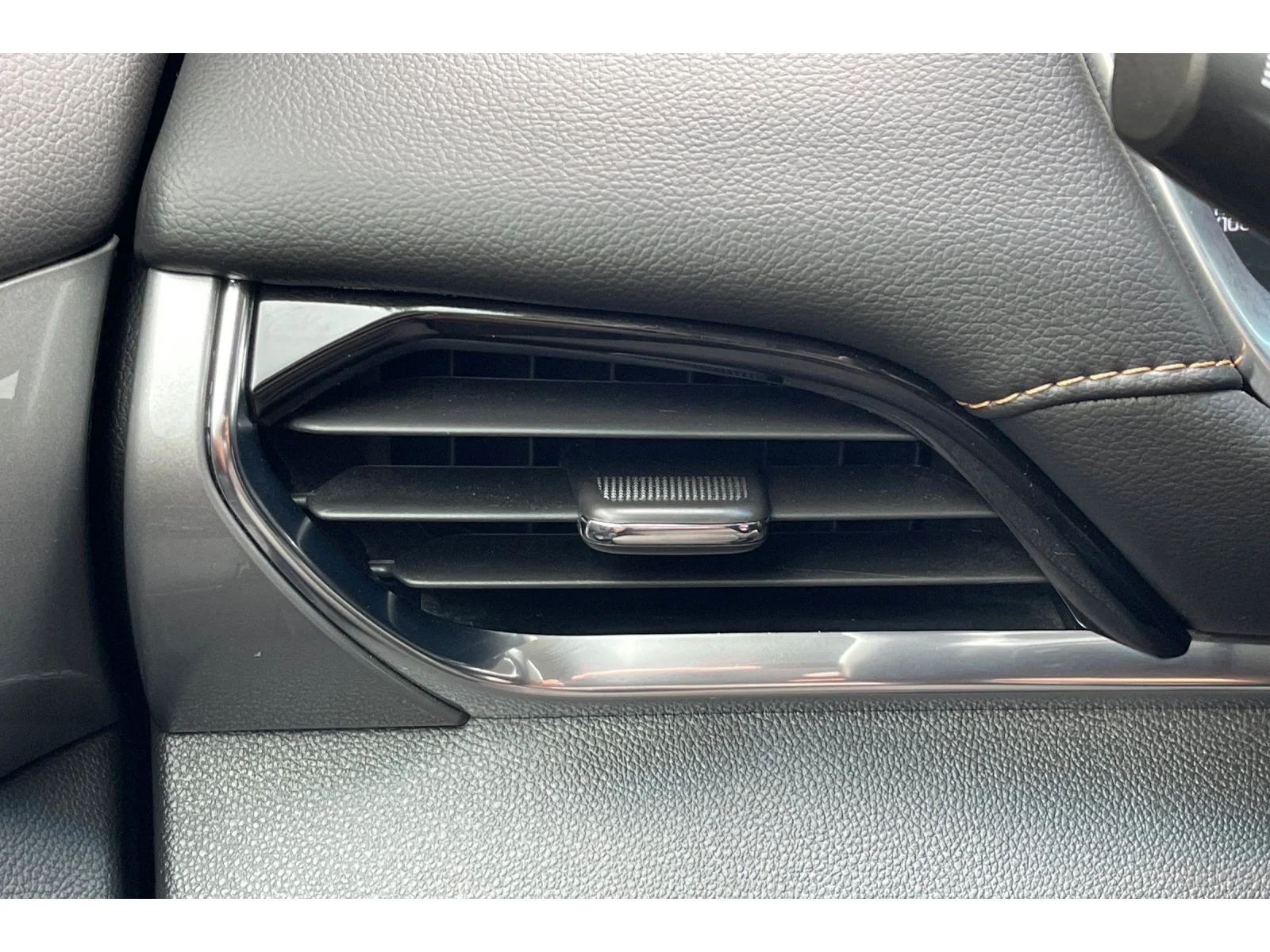 Used 2021 Mosaic Black Metallic Chevrolet LT Leather image 29