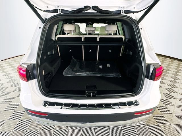 New 2026 Polar White Mercedes-Benz GLB 250 image 55