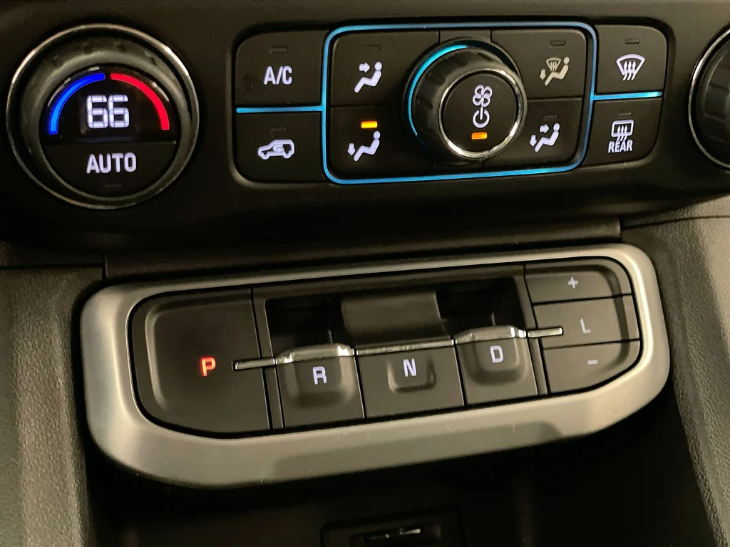 Used 2020 Ebony Twilight Metallic GMC SLT image 16