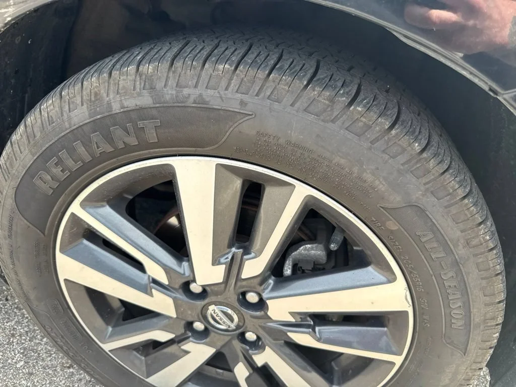 Used 2021 Black Nissan SV Xtronic CVT image 15