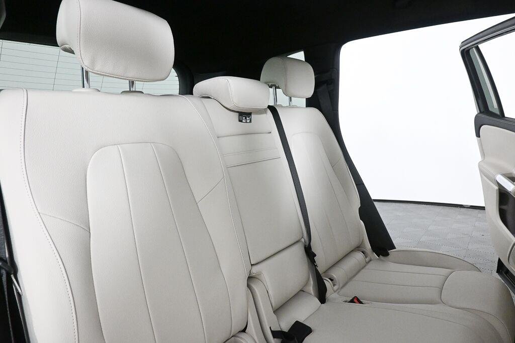 Used 2026 Night Black Mercedes-Benz GLB 250 image 21