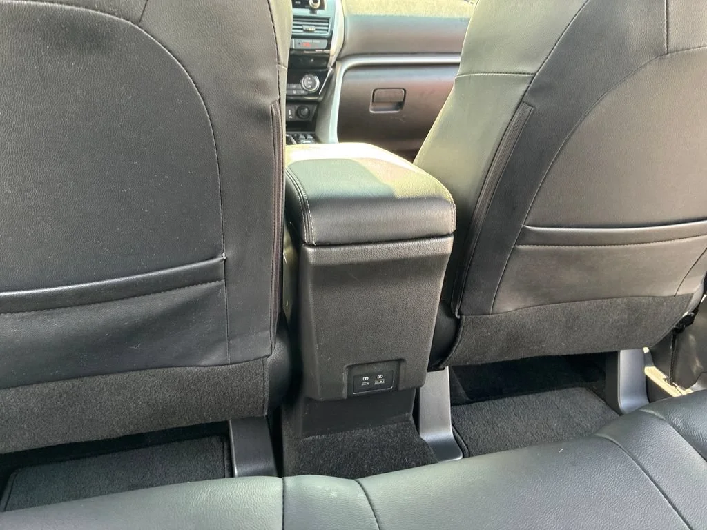 Used 2024  Mitsubishi SE image 46