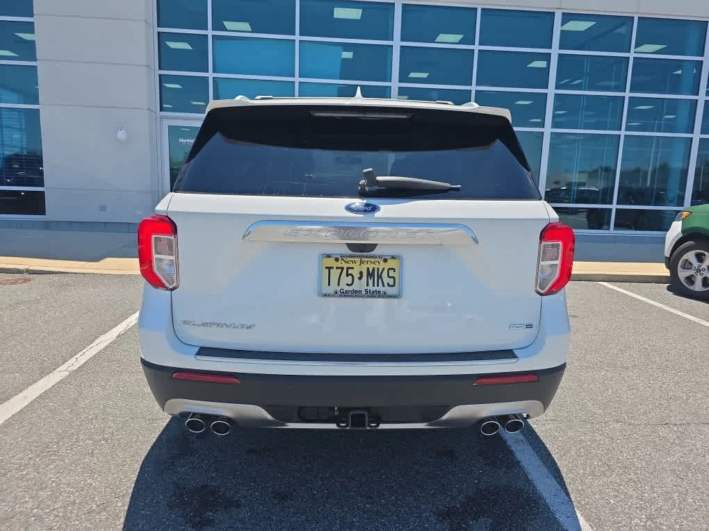 Used 2020 Star White Metallic Tri-Coat Ford Platinum image 4