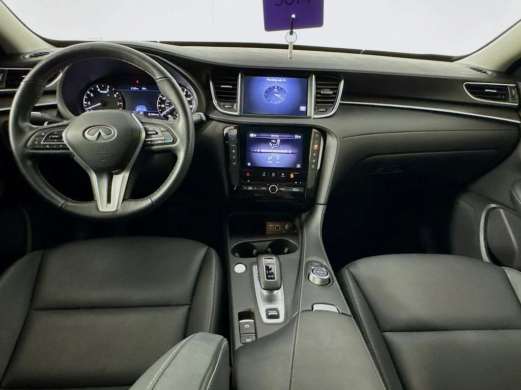Certified Used 2024 White INFINITI PURE image 28