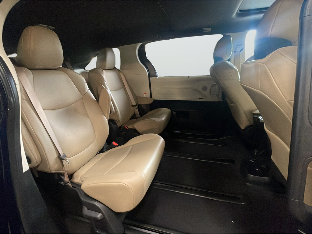 Used 2022  Toyota XLE image 25