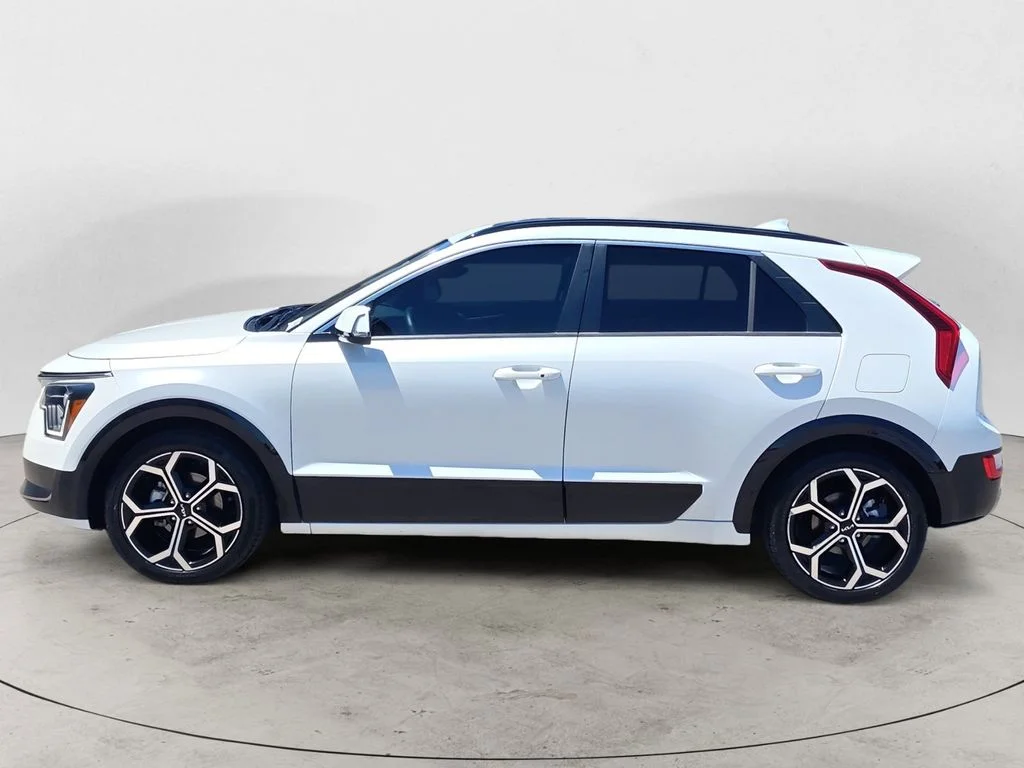Used 2023 White Kia EX Touring image 2