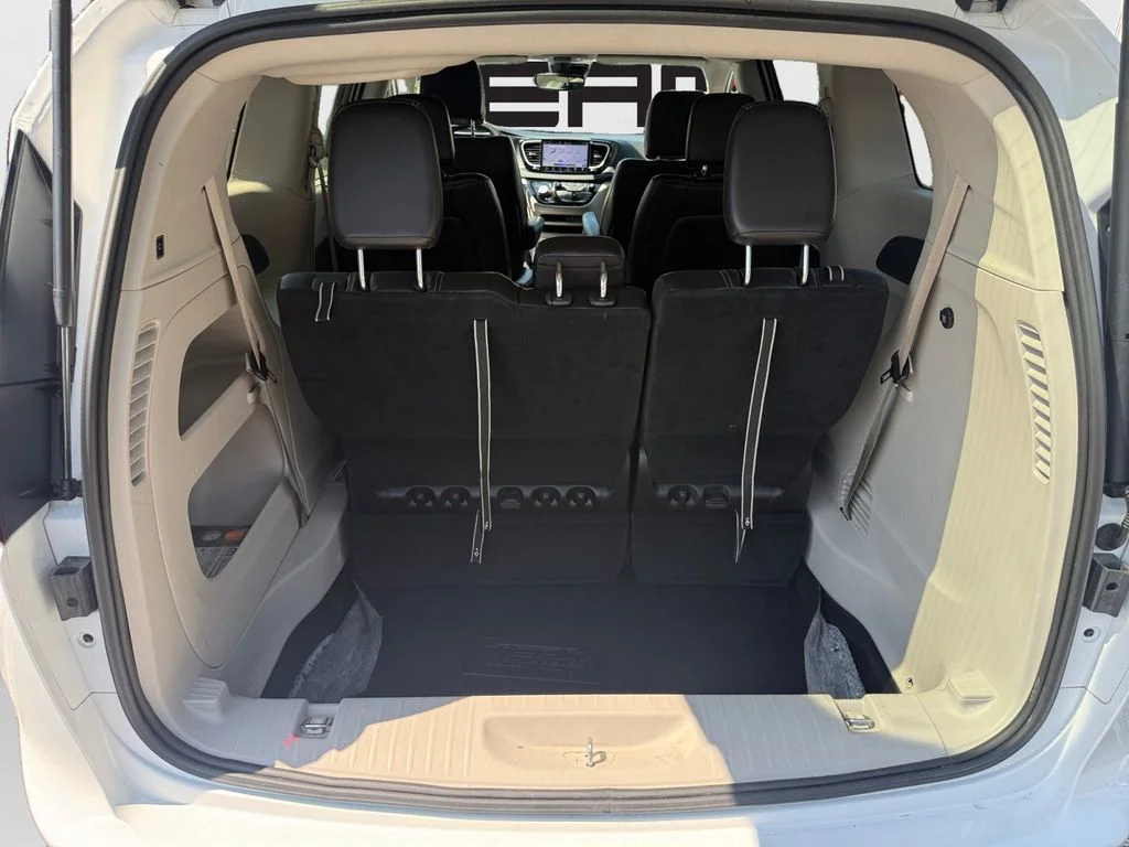 Used 2024 White Chrysler Touring L image 12