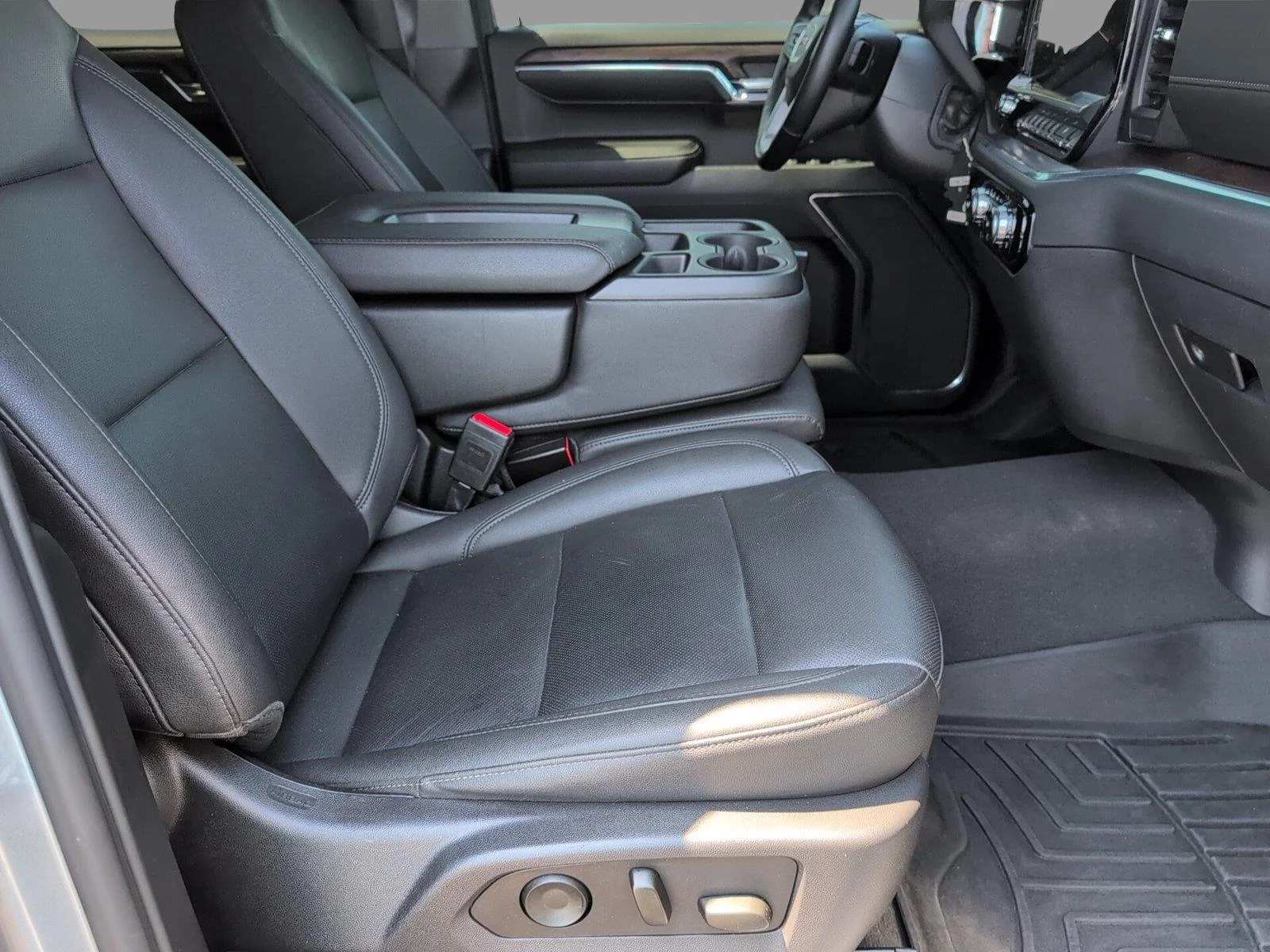 Used 2024 Sterling Metallic GMC SLT image 43