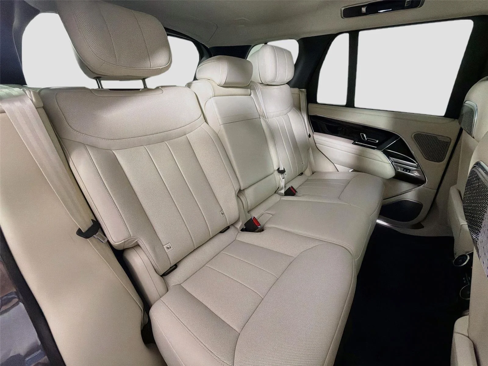 Used 2025 Carpathian Grey Land Rover P550e Autobiography image 26