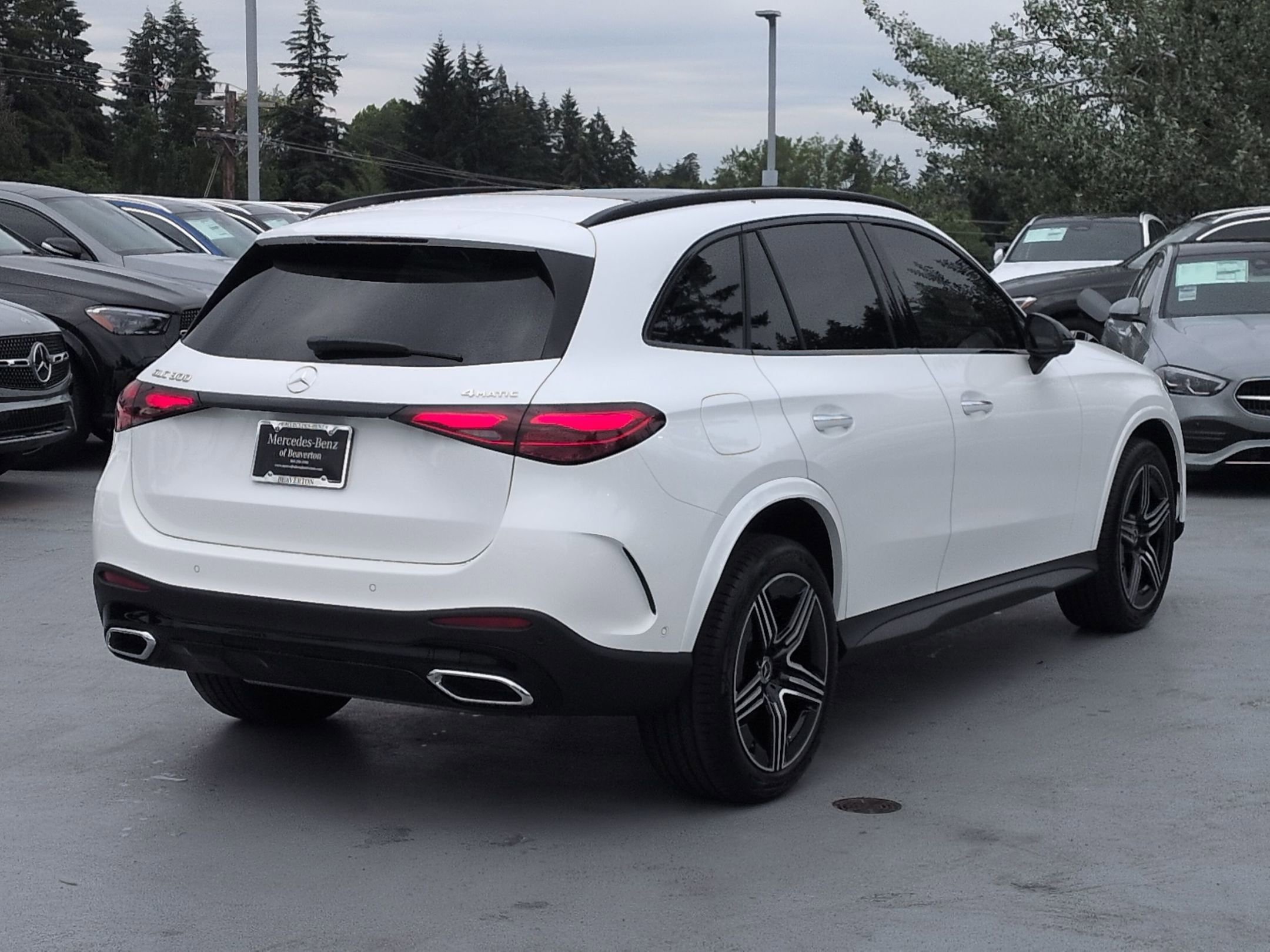 New 2026 Polar White Mercedes-Benz GLC 300 image 43